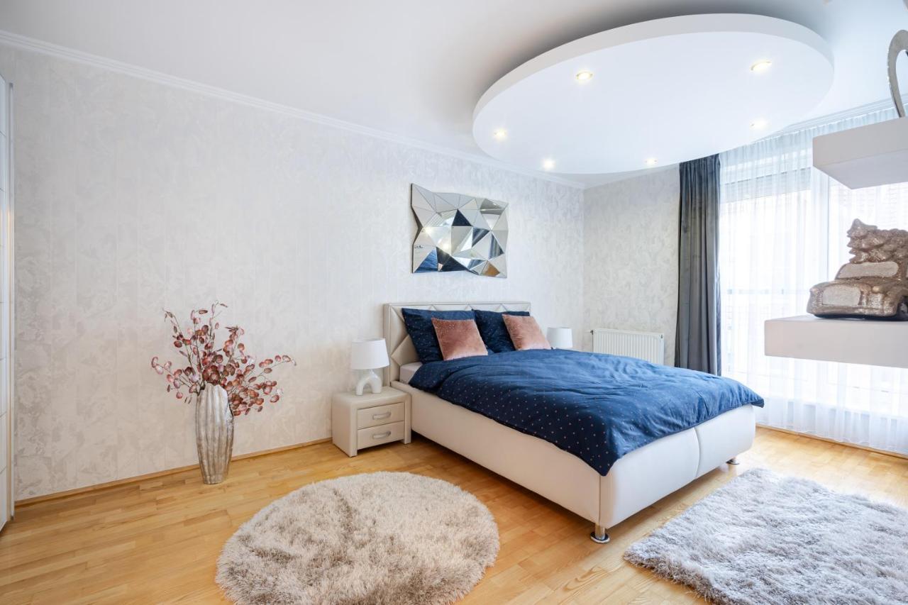 בודפשט Beautiful Three Bedrooms Apartment With Free Parking Close To The Danube Coast מראה חיצוני תמונה
