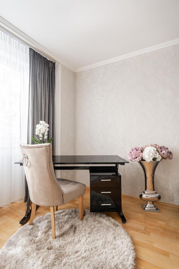 בודפשט Beautiful Three Bedrooms Apartment With Free Parking Close To The Danube Coast מראה חיצוני תמונה