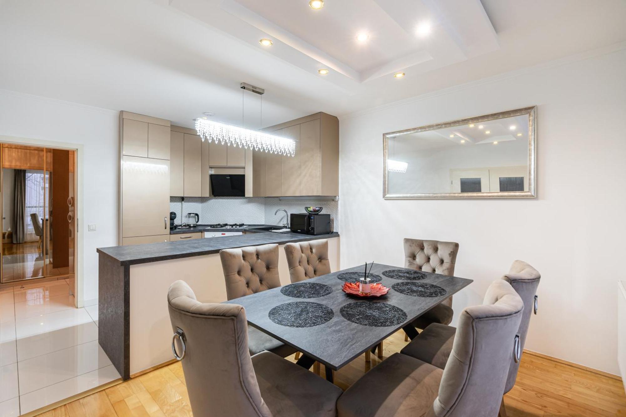בודפשט Beautiful Three Bedrooms Apartment With Free Parking Close To The Danube Coast מראה חיצוני תמונה